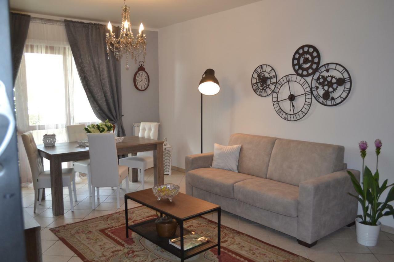 Airport & Fair Suite Apartments Fiumicino Eksteriør billede