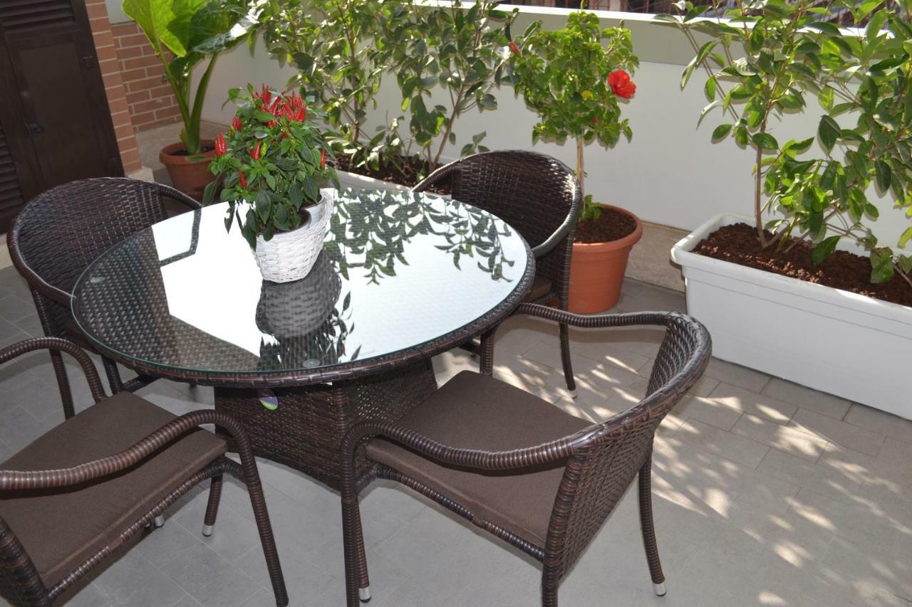 Airport & Fair Suite Apartments Fiumicino Eksteriør billede
