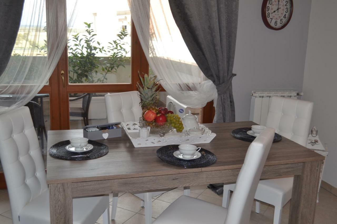Airport & Fair Suite Apartments Fiumicino Eksteriør billede