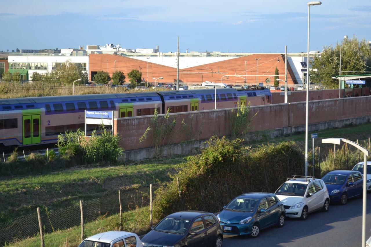 Airport & Fair Suite Apartments Fiumicino Eksteriør billede