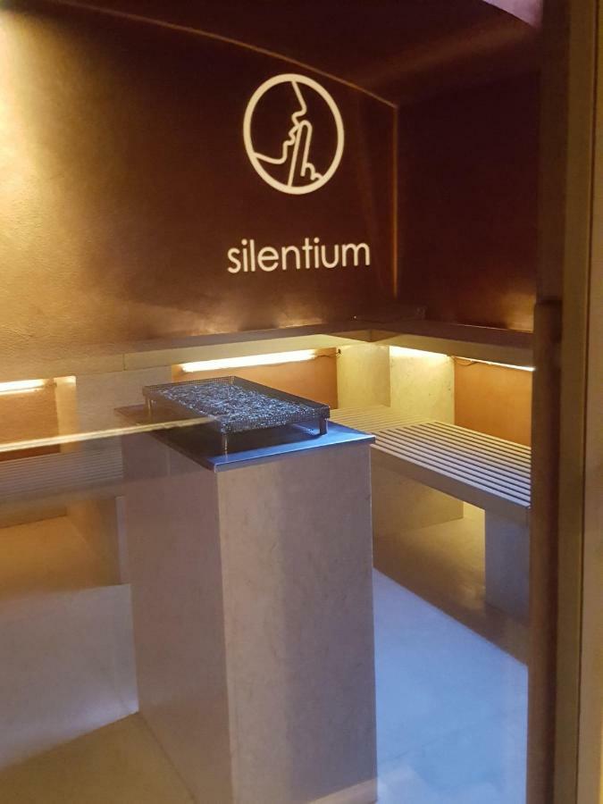 Airport & Fair Suite Apartments Fiumicino Eksteriør billede